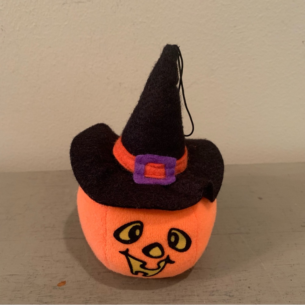 VTG Russ Berrie Halloween Witch Pumpkin Plush Decor